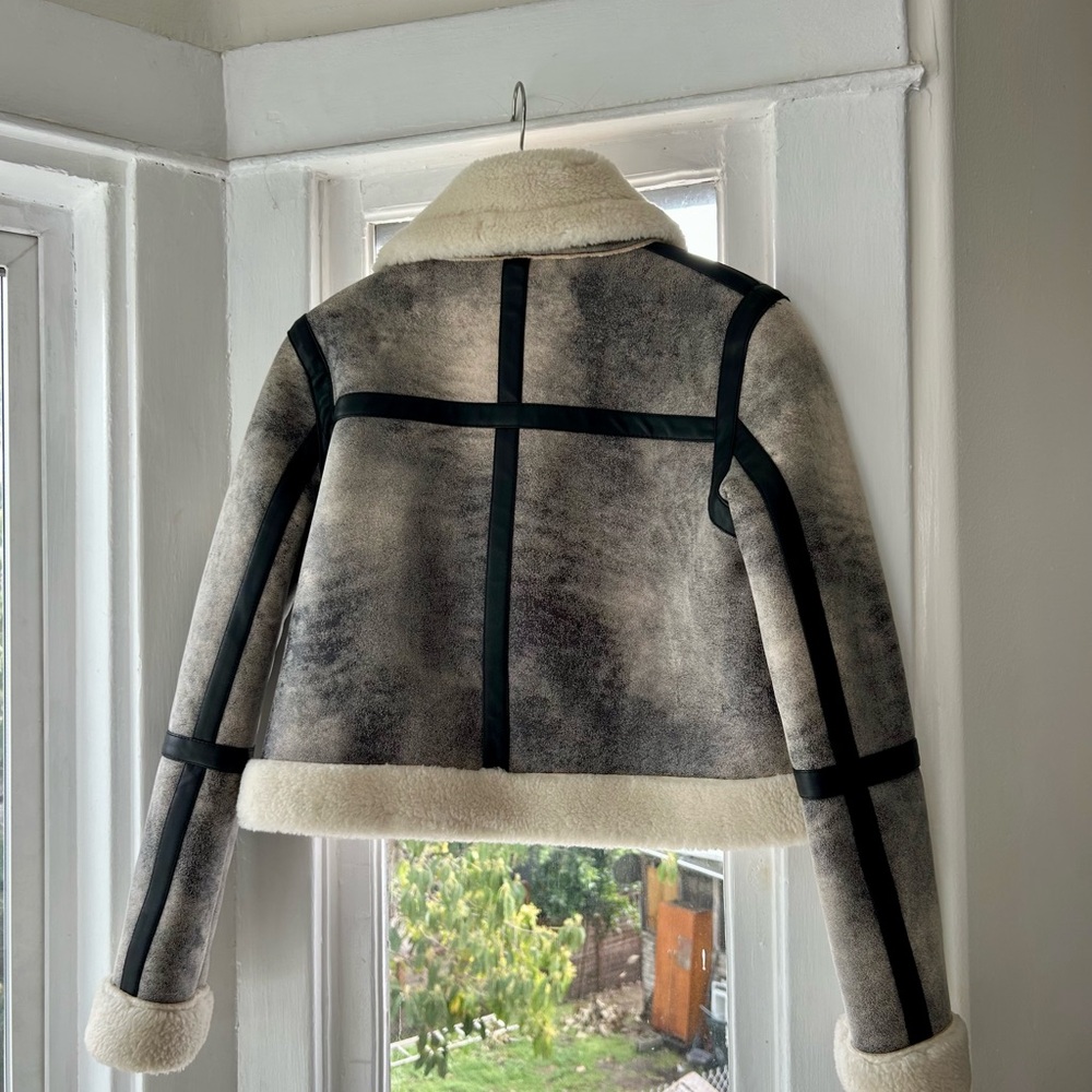 Stand studio shearling cropped jacket - image 6